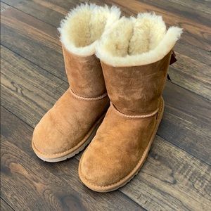 Girls UGG Bailey Bow boots size 13